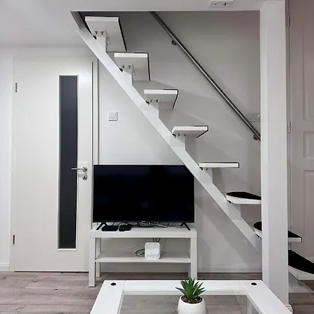 Roxy 4-b Apartment